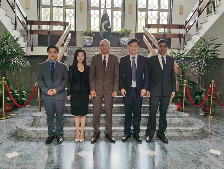 巴基斯坦驻华大使馆举行隆重的颁奖仪式颁发荣誉投资参赞证书(图1)